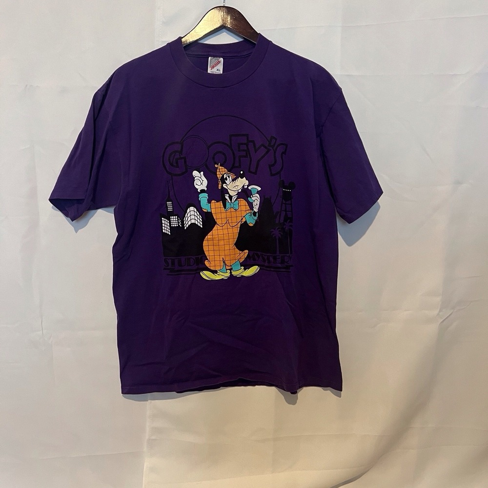 Goofy's Studio Mystery Graphic Tee, Crew Neck T-shirt, Adult‎ Size XL